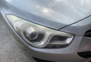 yellow discoloured headlights